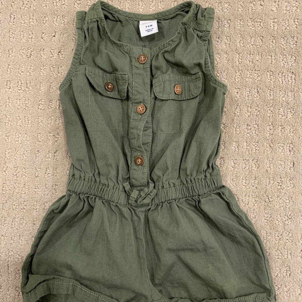 Girl’s sleeveless summer jumpsuit